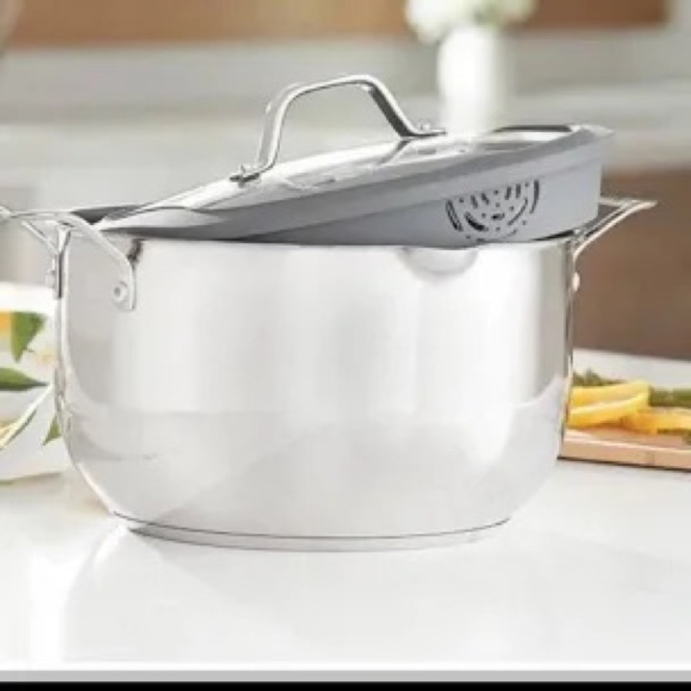 CULINARIO SERIES® HEALTHY COOKWARE
7.5-Qt. Straining Casserole